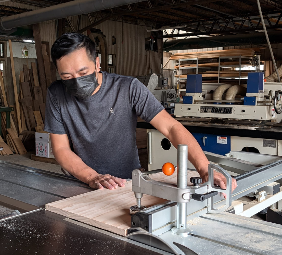 主理人　凃耕源