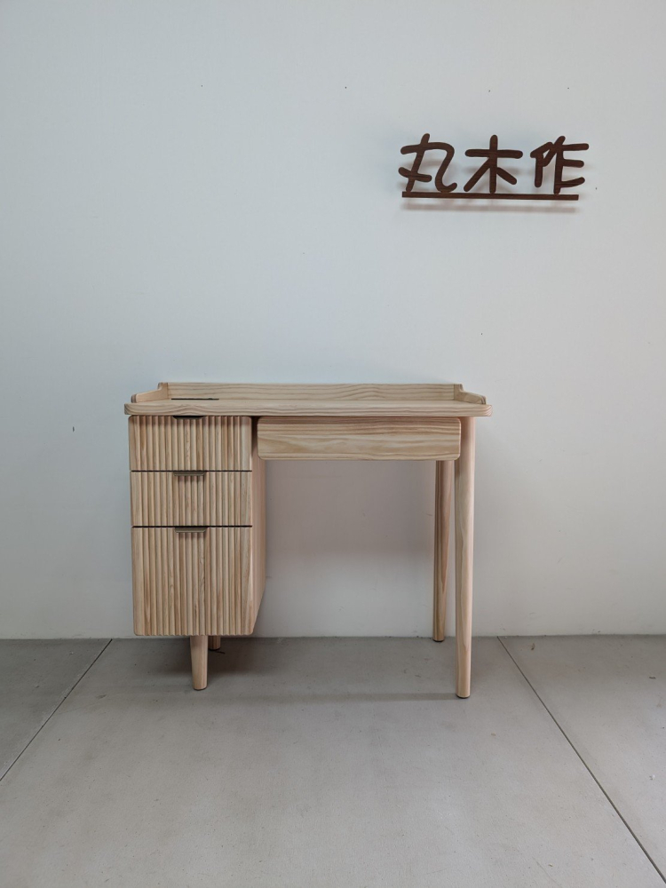 好圓實木化妝桌--NT$16300